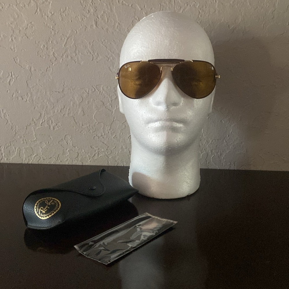 VINTAGE GOLD RAY BAN RB 3422-Q 9041 OUTDOORSMAN SUNGLASSES
Very good condition